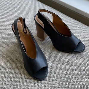Qupid black leather heals. Size 7